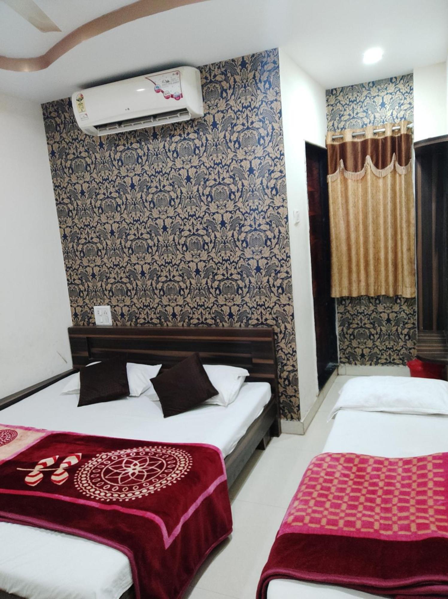 Hotel Vrandavan Palace Near Mahakal Temple Ujjain Exterior foto