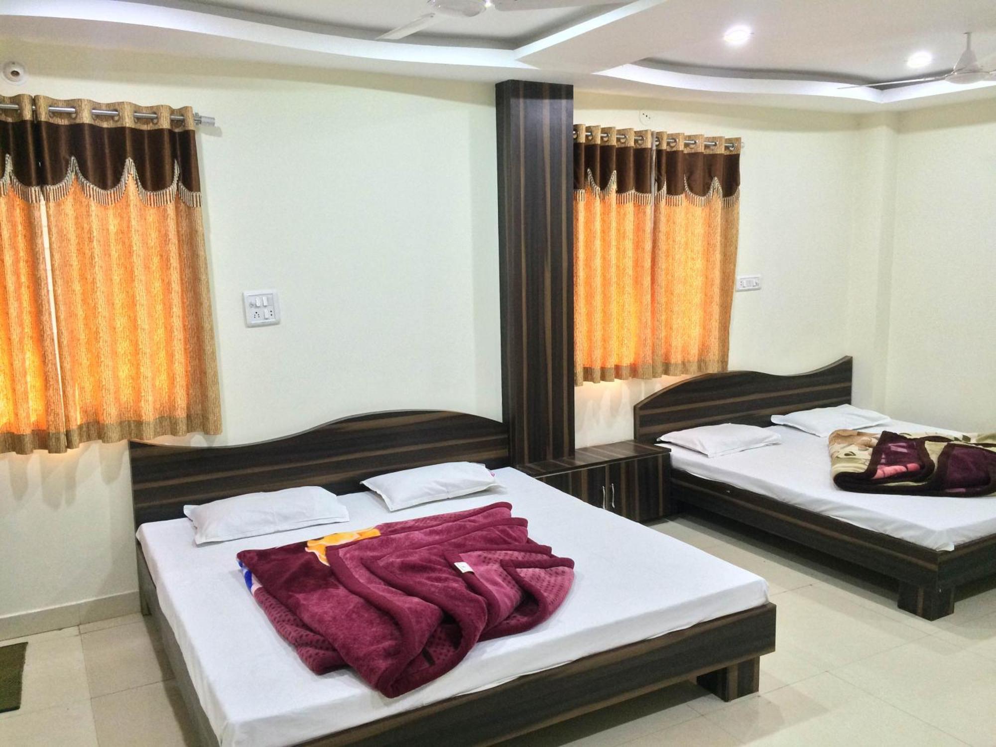 Hotel Vrandavan Palace Near Mahakal Temple Ujjain Exterior foto