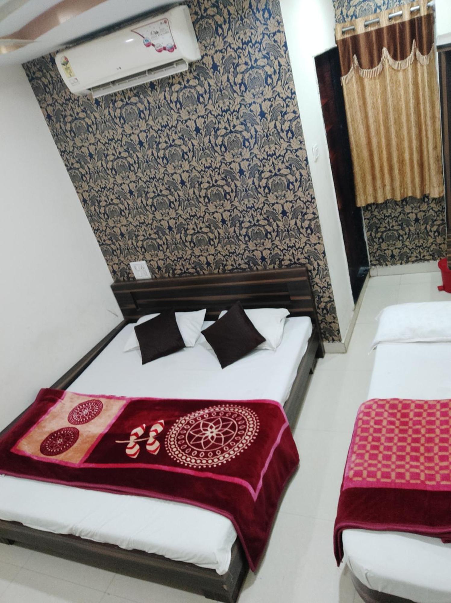 Hotel Vrandavan Palace Near Mahakal Temple Ujjain Exterior foto