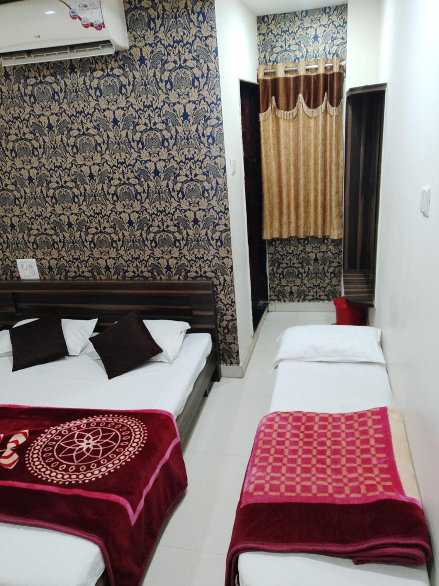 Hotel Vrandavan Palace Near Mahakal Temple Ujjain Exterior foto